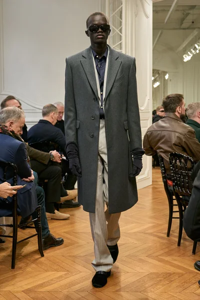 Look 4